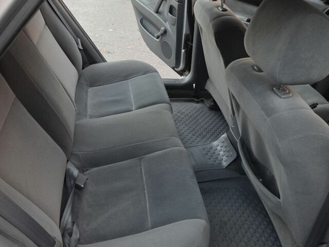 Серый Шевроле Лачетти, объемом двигателя 1.8 л и пробегом 199 тыс. км за 4200 $, фото 6 на Automoto.ua