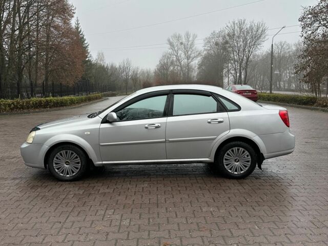 Сірий Шевроле Лачетті, об'ємом двигуна 1.8 л та пробігом 230 тис. км за 3800 $, фото 2 на Automoto.ua