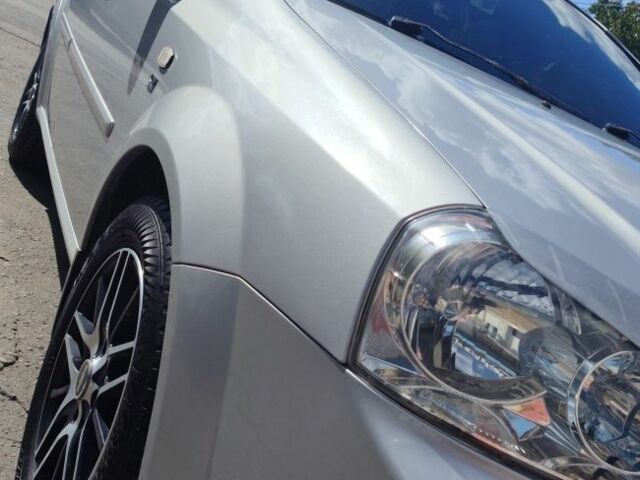 Сірий Шевроле Лачетті, об'ємом двигуна 1.8 л та пробігом 220 тис. км за 5600 $, фото 2 на Automoto.ua