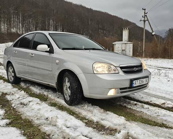 Серый Шевроле Лачетти, объемом двигателя 1.8 л и пробегом 165 тыс. км за 4000 $, фото 1 на Automoto.ua