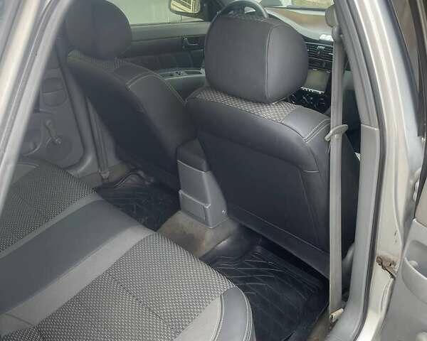 Серый Шевроле Лачетти, объемом двигателя 1.6 л и пробегом 250 тыс. км за 3500 $, фото 6 на Automoto.ua