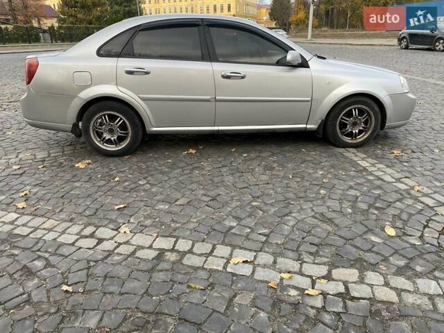 Серый Шевроле Лачетти, объемом двигателя 1.8 л и пробегом 224 тыс. км за 3200 $, фото 6 на Automoto.ua