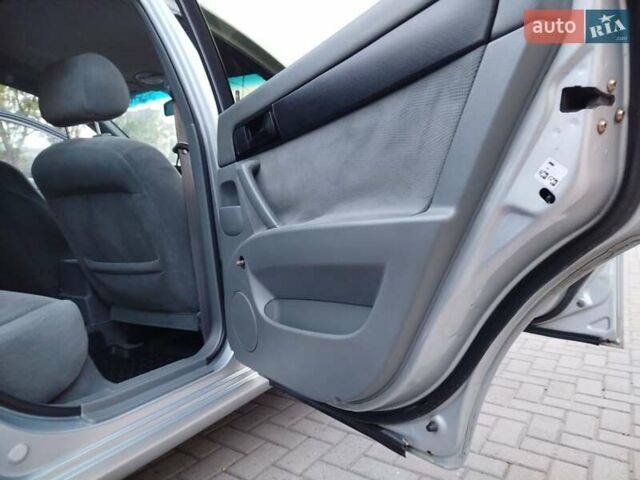 Серый Шевроле Лачетти, объемом двигателя 1.6 л и пробегом 290 тыс. км за 3850 $, фото 16 на Automoto.ua