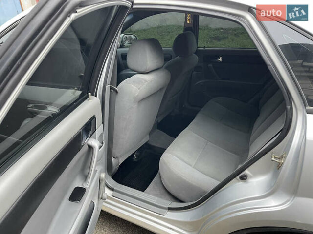 Серый Шевроле Лачетти, объемом двигателя 1.8 л и пробегом 294 тыс. км за 3900 $, фото 14 на Automoto.ua