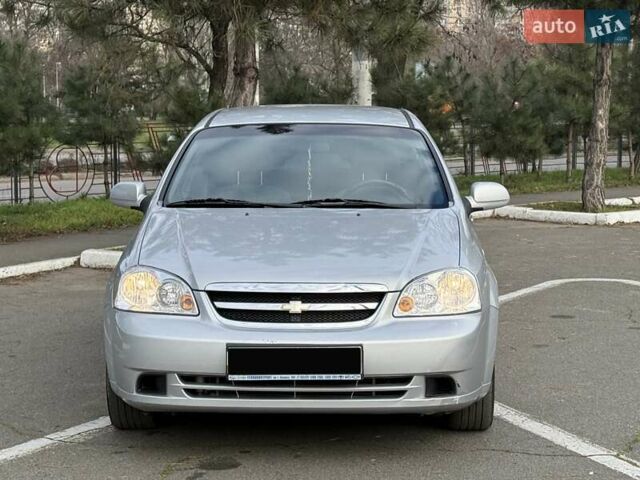 Серый Шевроле Лачетти, объемом двигателя 1.8 л и пробегом 65 тыс. км за 4800 $, фото 3 на Automoto.ua