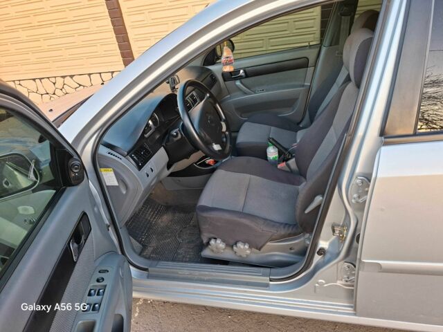 Серый Шевроле Лачетти, объемом двигателя 1.8 л и пробегом 189 тыс. км за 4500 $, фото 1 на Automoto.ua