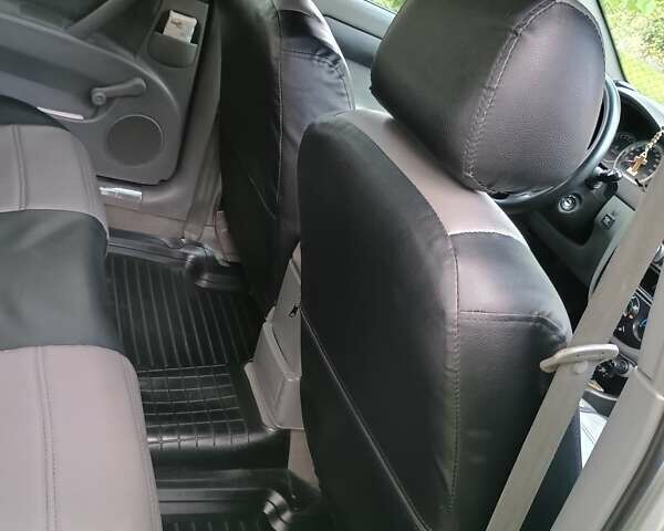 Серый Шевроле Лачетти, объемом двигателя 1.6 л и пробегом 238 тыс. км за 3850 $, фото 9 на Automoto.ua