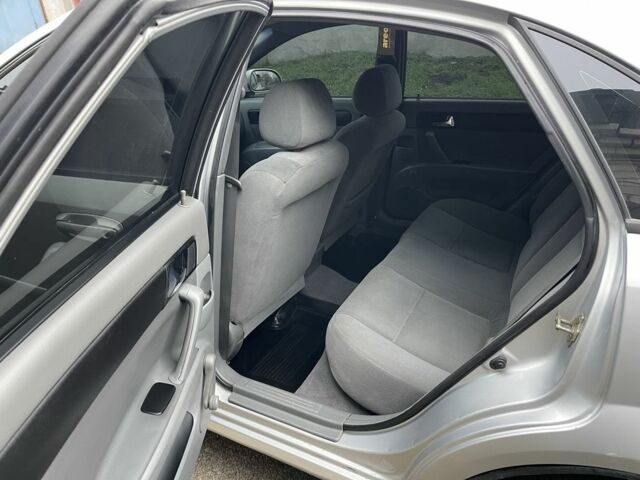 Серый Шевроле Лачетти, объемом двигателя 1.8 л и пробегом 294 тыс. км за 3900 $, фото 14 на Automoto.ua