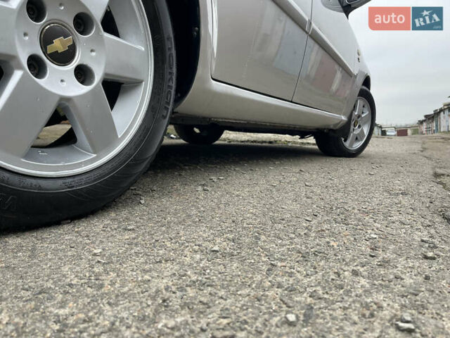 Серый Шевроле Лачетти, объемом двигателя 1.8 л и пробегом 294 тыс. км за 3900 $, фото 10 на Automoto.ua