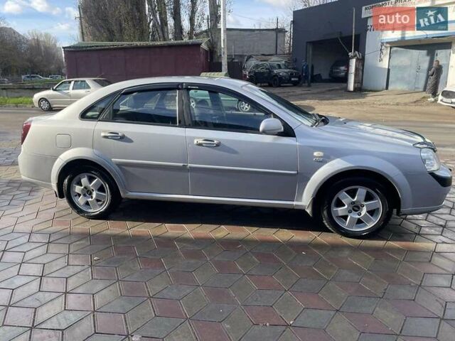 Серый Шевроле Лачетти, объемом двигателя 1.8 л и пробегом 225 тыс. км за 4400 $, фото 5 на Automoto.ua