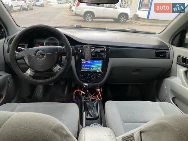 Серый Шевроле Лачетти, объемом двигателя 1.8 л и пробегом 224 тыс. км за 3200 $, фото 20 на Automoto.ua