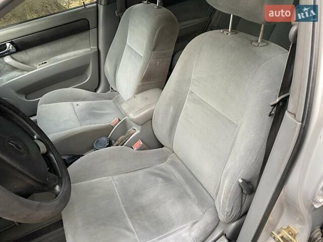 Серый Шевроле Лачетти, объемом двигателя 1.8 л и пробегом 224 тыс. км за 3200 $, фото 10 на Automoto.ua