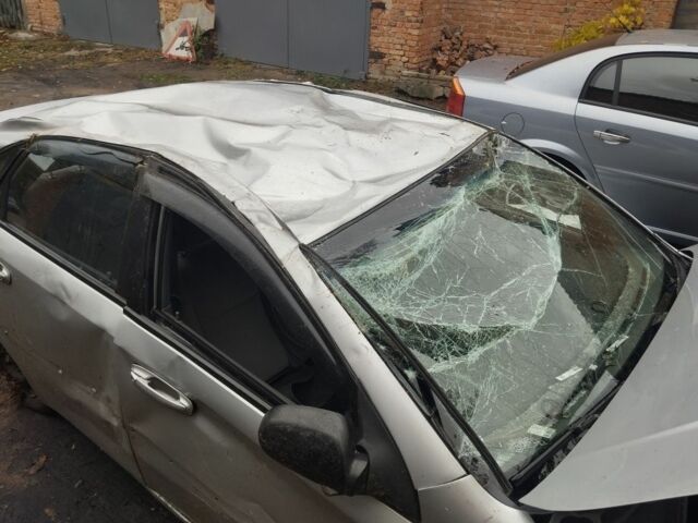 Серый Шевроле Лачетти, объемом двигателя 0 л и пробегом 180 тыс. км за 1000 $, фото 1 на Automoto.ua