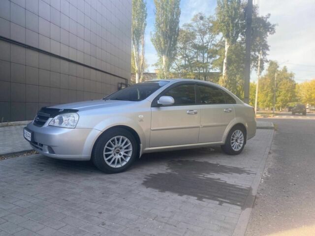 Серый Шевроле Лачетти, объемом двигателя 1.8 л и пробегом 180 тыс. км за 4500 $, фото 1 на Automoto.ua