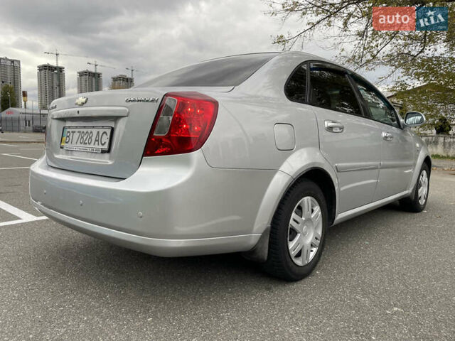 Серый Шевроле Лачетти, объемом двигателя 1.6 л и пробегом 144 тыс. км за 5300 $, фото 6 на Automoto.ua