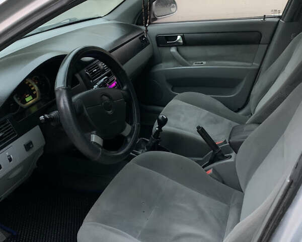 Серый Шевроле Лачетти, объемом двигателя 1.8 л и пробегом 294 тыс. км за 2600 $, фото 7 на Automoto.ua