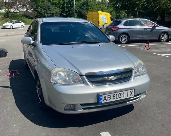Серый Шевроле Лачетти, объемом двигателя 1.8 л и пробегом 165 тыс. км за 4999 $, фото 3 на Automoto.ua