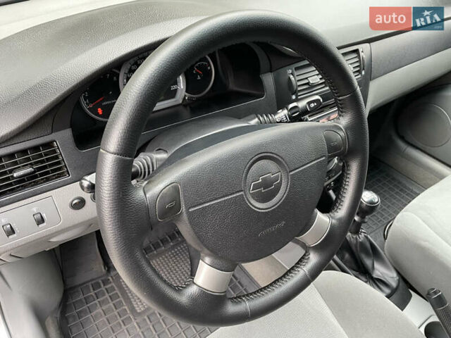 Серый Шевроле Лачетти, объемом двигателя 1.6 л и пробегом 144 тыс. км за 5300 $, фото 15 на Automoto.ua