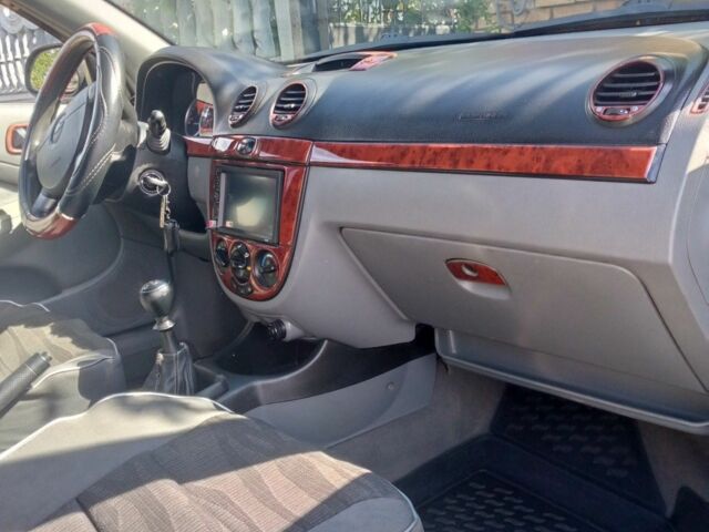 Серый Шевроле Лачетти, объемом двигателя 0 л и пробегом 179 тыс. км за 5000 $, фото 3 на Automoto.ua