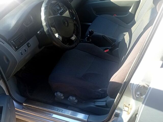 Сірий Шевроле Лачетті, об'ємом двигуна 1.6 л та пробігом 200 тис. км за 4000 $, фото 9 на Automoto.ua