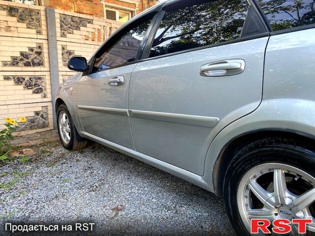 Серый Шевроле Лачетти, объемом двигателя 1.6 л и пробегом 225 тыс. км за 4500 $, фото 3 на Automoto.ua