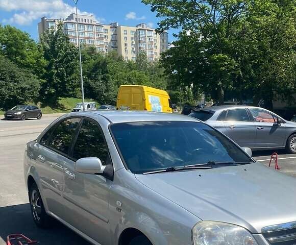 Серый Шевроле Лачетти, объемом двигателя 1.8 л и пробегом 165 тыс. км за 4999 $, фото 5 на Automoto.ua