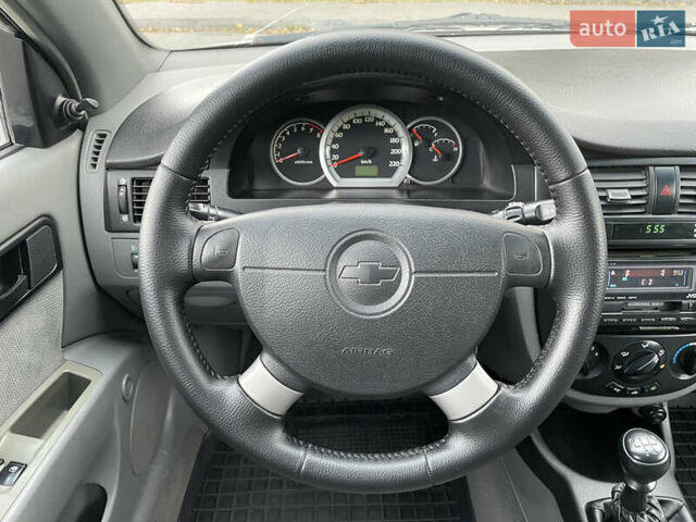 Серый Шевроле Лачетти, объемом двигателя 1.6 л и пробегом 144 тыс. км за 5300 $, фото 38 на Automoto.ua