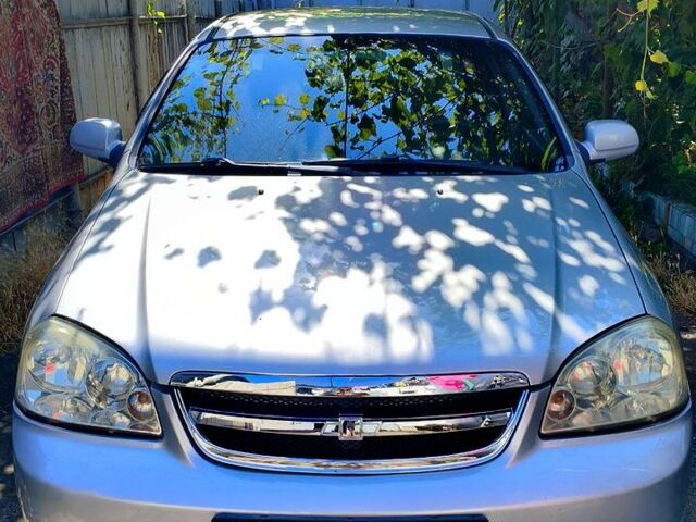 Серый Шевроле Лачетти, объемом двигателя 1.8 л и пробегом 182 тыс. км за 4900 $, фото 1 на Automoto.ua