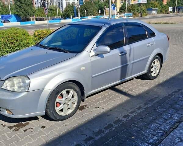 Серый Шевроле Лачетти, объемом двигателя 1.6 л и пробегом 224 тыс. км за 3500 $, фото 7 на Automoto.ua