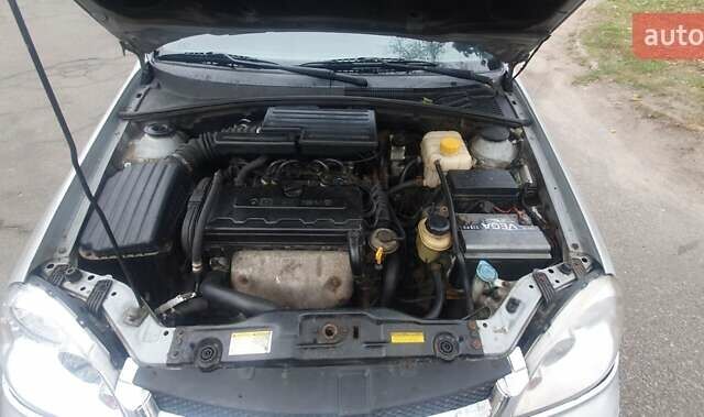 Серый Шевроле Лачетти, объемом двигателя 1.8 л и пробегом 227 тыс. км за 4000 $, фото 11 на Automoto.ua