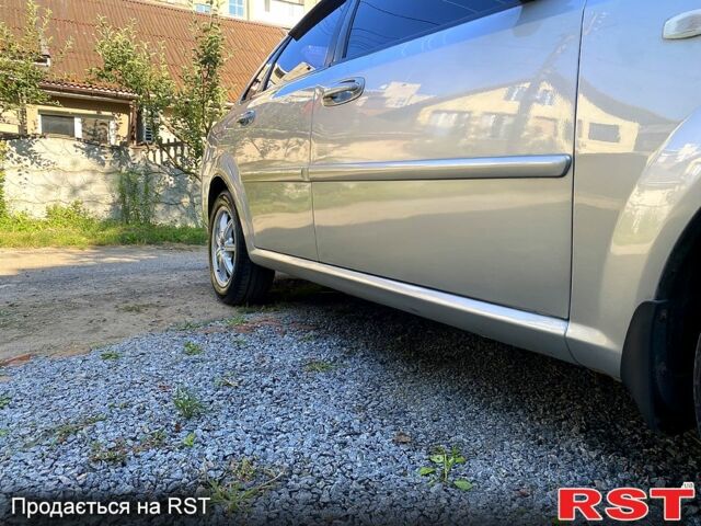 Серый Шевроле Лачетти, объемом двигателя 1.6 л и пробегом 225 тыс. км за 4500 $, фото 2 на Automoto.ua