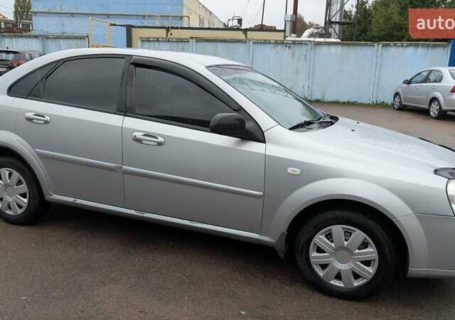 Серый Шевроле Лачетти, объемом двигателя 1.6 л и пробегом 157 тыс. км за 4900 $, фото 4 на Automoto.ua