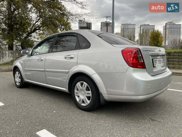 Серый Шевроле Лачетти, объемом двигателя 1.6 л и пробегом 144 тыс. км за 5300 $, фото 10 на Automoto.ua