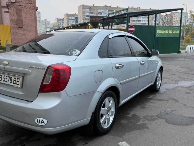 Серый Шевроле Лачетти, объемом двигателя 1.8 л и пробегом 220 тыс. км за 4000 $, фото 5 на Automoto.ua