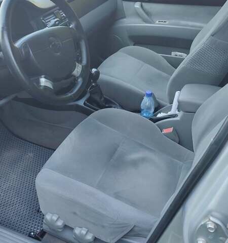 Серый Шевроле Лачетти, объемом двигателя 1.8 л и пробегом 175 тыс. км за 4600 $, фото 16 на Automoto.ua