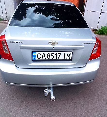 Серый Шевроле Лачетти, объемом двигателя 1.8 л и пробегом 325 тыс. км за 2600 $, фото 3 на Automoto.ua