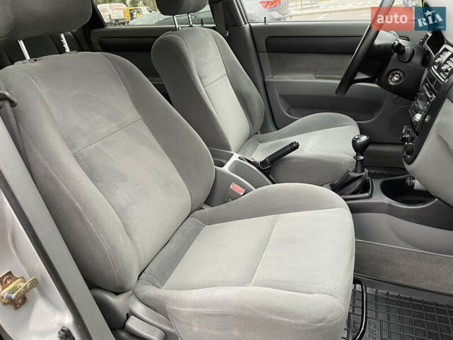 Серый Шевроле Лачетти, объемом двигателя 1.6 л и пробегом 144 тыс. км за 5300 $, фото 28 на Automoto.ua