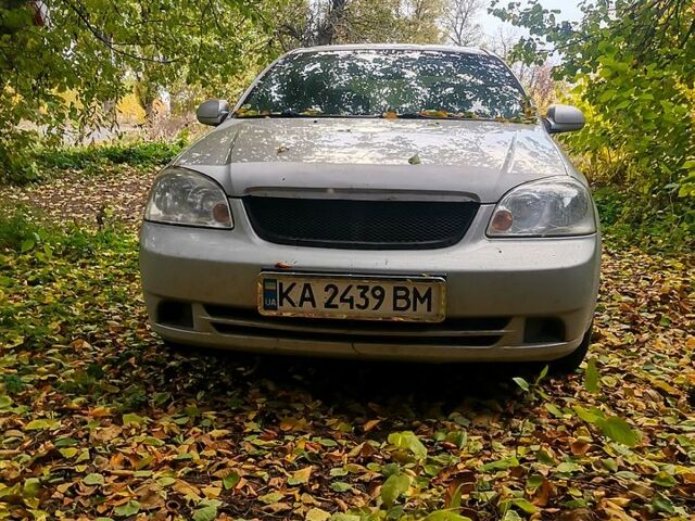 Сірий Шевроле Лачетті, об'ємом двигуна 1.8 л та пробігом 470 тис. км за 2000 $, фото 2 на Automoto.ua