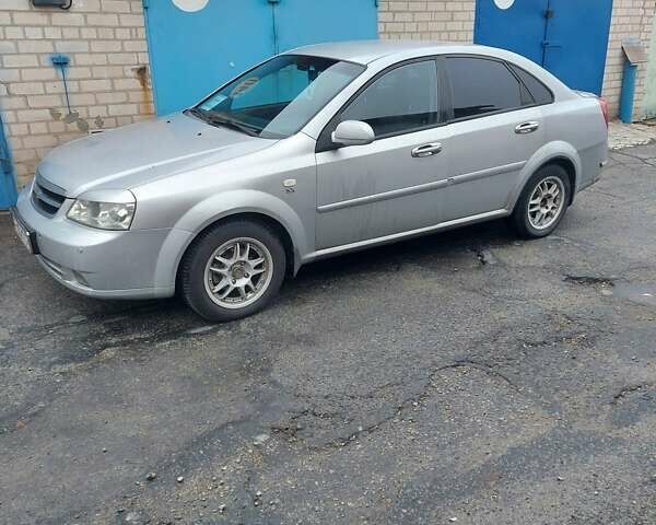 Сірий Шевроле Лачетті, об'ємом двигуна 1.8 л та пробігом 318 тис. км за 4200 $, фото 1 на Automoto.ua