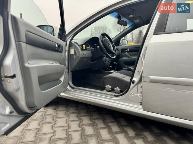 Серый Шевроле Лачетти, объемом двигателя 1.8 л и пробегом 125 тыс. км за 4700 $, фото 7 на Automoto.ua