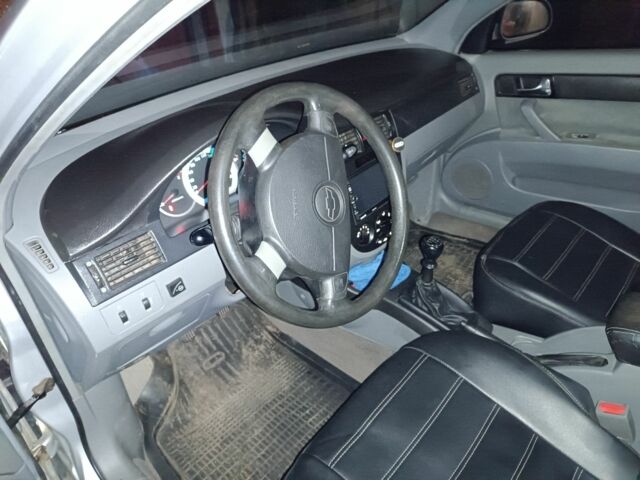 Серый Шевроле Лачетти, объемом двигателя 2 л и пробегом 276 тыс. км за 2400 $, фото 6 на Automoto.ua