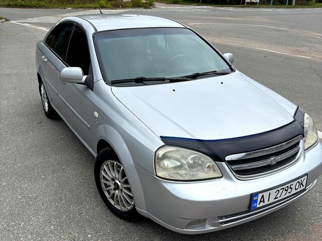 Серый Шевроле Лачетти, объемом двигателя 1.8 л и пробегом 260 тыс. км за 3850 $, фото 4 на Automoto.ua