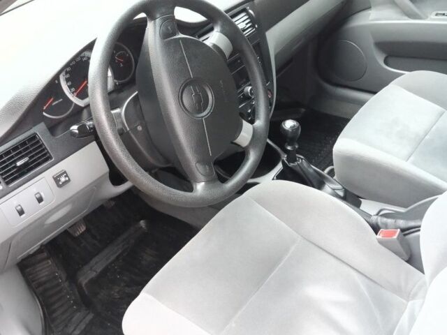 Сірий Шевроле Лачетті, об'ємом двигуна 1.8 л та пробігом 256 тис. км за 3800 $, фото 9 на Automoto.ua