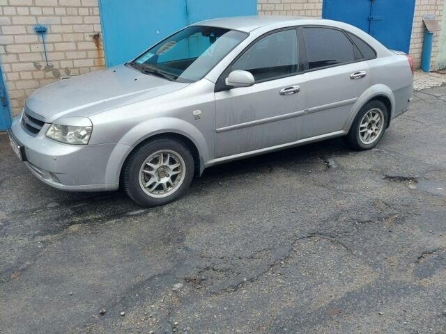 Серый Шевроле Лачетти, объемом двигателя 1.8 л и пробегом 318 тыс. км за 4400 $, фото 2 на Automoto.ua