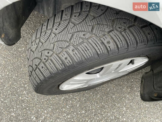 Серый Шевроле Лачетти, объемом двигателя 1.6 л и пробегом 144 тыс. км за 5300 $, фото 49 на Automoto.ua