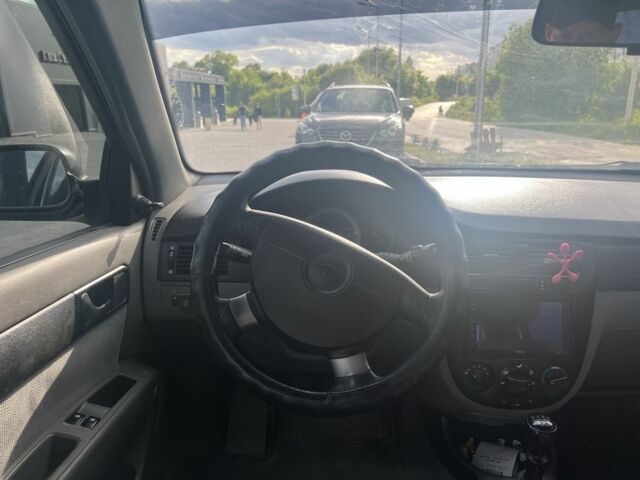 Серый Шевроле Лачетти, объемом двигателя 1.6 л и пробегом 220 тыс. км за 3200 $, фото 4 на Automoto.ua