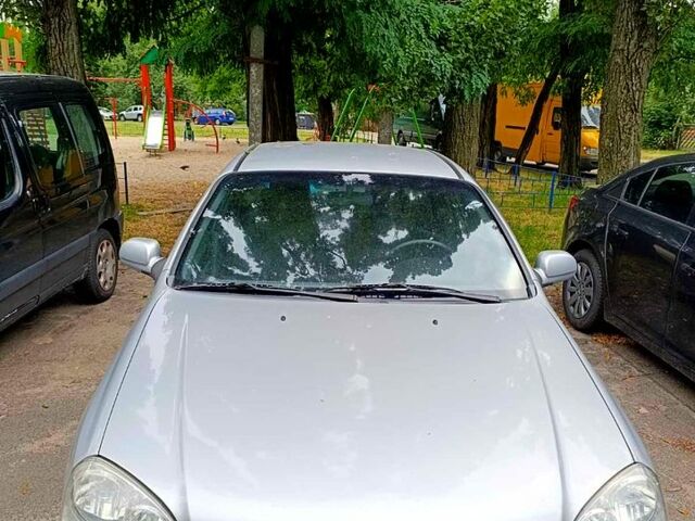 Сірий Шевроле Лачетті, об'ємом двигуна 1.8 л та пробігом 257 тис. км за 3700 $, фото 1 на Automoto.ua