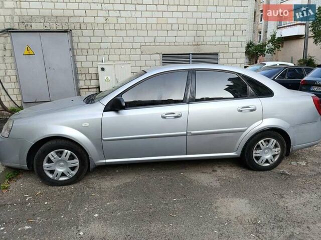 Серый Шевроле Лачетти, объемом двигателя 1.6 л и пробегом 240 тыс. км за 3600 $, фото 1 на Automoto.ua