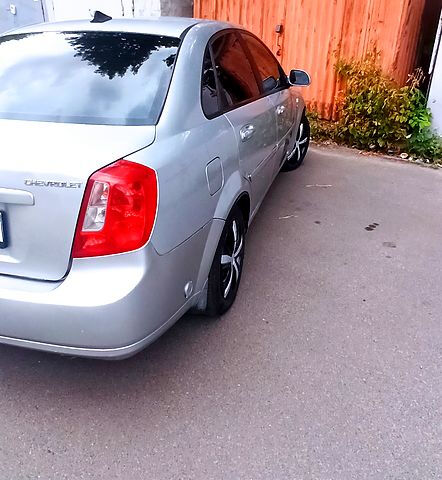 Серый Шевроле Лачетти, объемом двигателя 1.8 л и пробегом 325 тыс. км за 2600 $, фото 2 на Automoto.ua