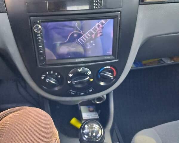 Серый Шевроле Лачетти, объемом двигателя 1.6 л и пробегом 250 тыс. км за 3200 $, фото 11 на Automoto.ua